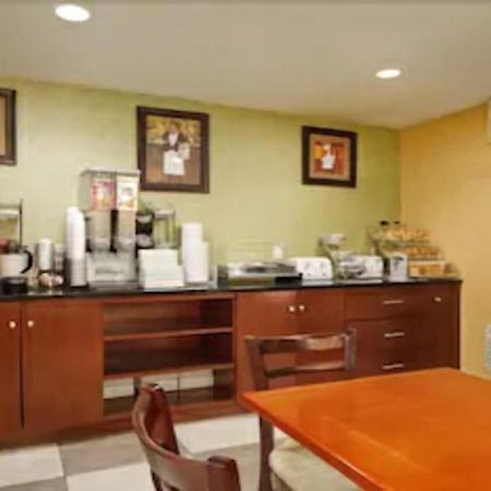 Days Inn By Wyndham Long Island City New York Exterior foto