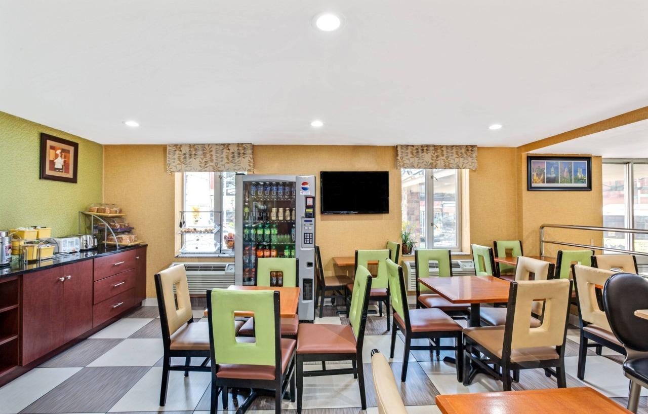 Days Inn By Wyndham Long Island City New York Exterior foto